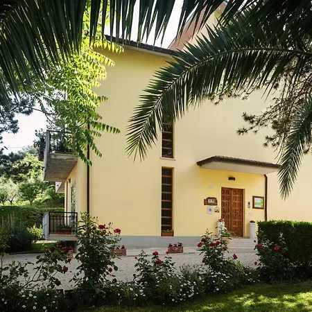 ベッド・アンド・ブレックファスト Il Girasole Basciano